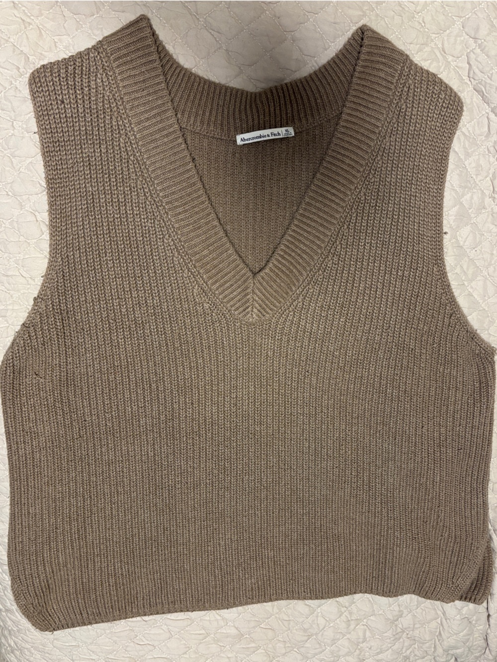 Abercrombie taupe knit V‑neck sleeveless sweater vest